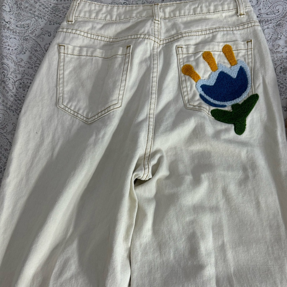 Crème tulip detail jeans